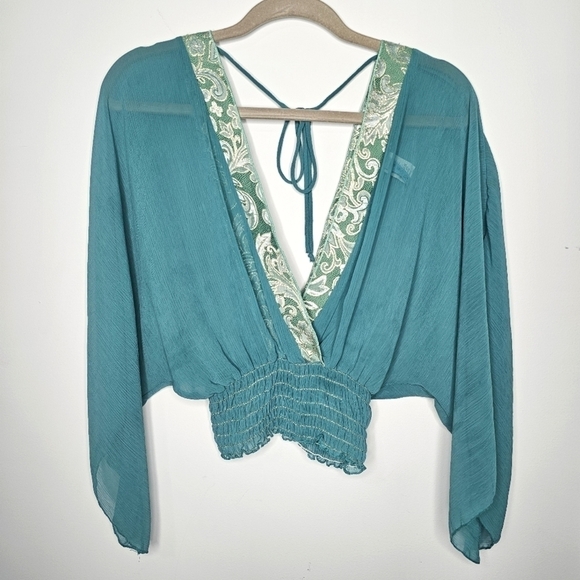 Women's Deep V Kimono Wide Sleeve Top, Size S - Picture 5 of 13